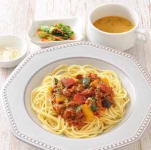Bolognese pasta w/ grilled vegetables (Ueno store only) 1,120 yen