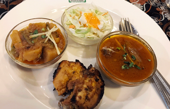 野菜とマトンの２種カレー