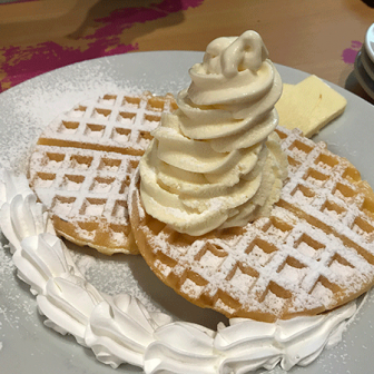 米粉ワッフルとバター＆アイスクリーム