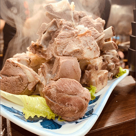 新疆風ラム肉の山椒かけマーラー風味　1,880円