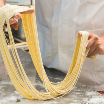 職人技の手打ち麺