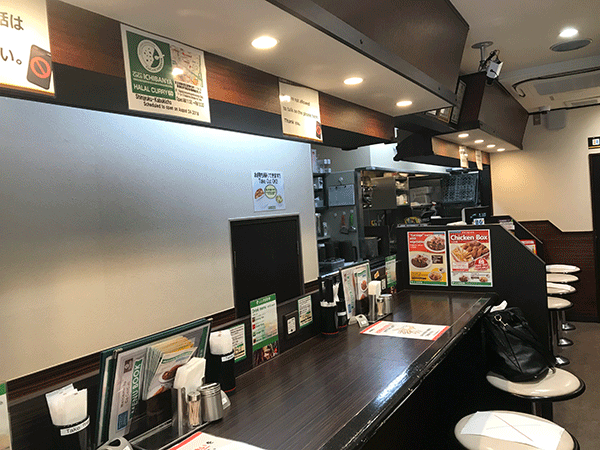 英文対応の店内
