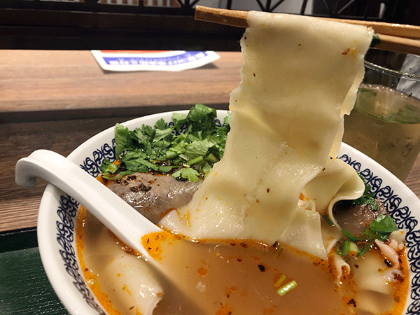 ⑦ 大寛 ダークワン(極太の平麺)