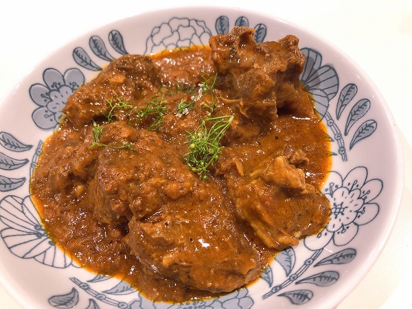 Mutton curry has a lot of meat in it.