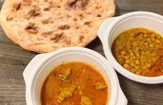 バターチキンカレーと豆カレー