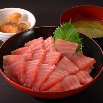 そのほかマグロ丼のメニューもございます