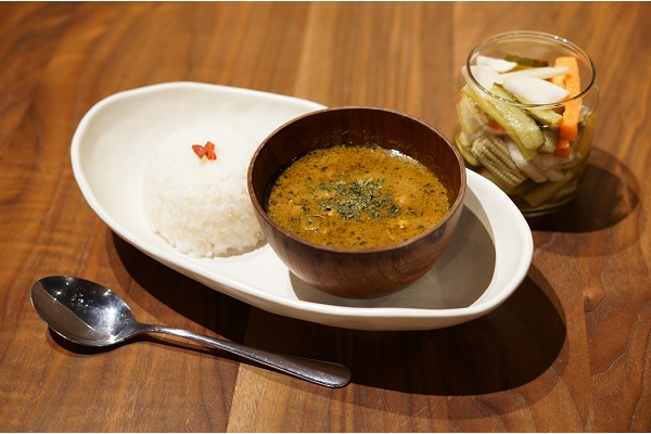 大豆ミートと野菜出汁の薬膳スープカレー