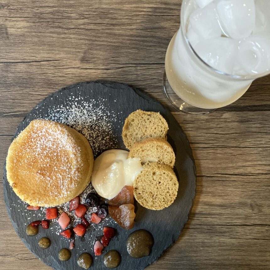 シフォンケーキとトマトの醗酵ジュース