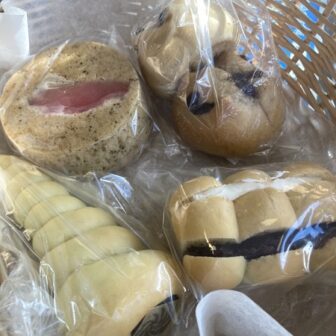ベジでは無い方も多く買いに来られる美味しいパンの数々です