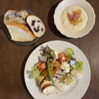 グリル野菜プレート（パン＆ヨーグルト付・￥1500）