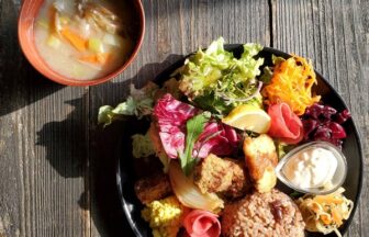 ボリューム満点のブッダプレート