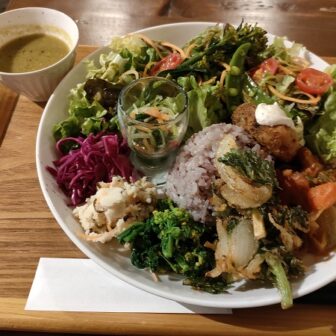 オーガニック野菜を楽しめるヴィーガンランチ